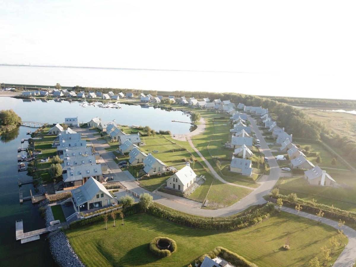 Modern Design Directly At The Water Tholen