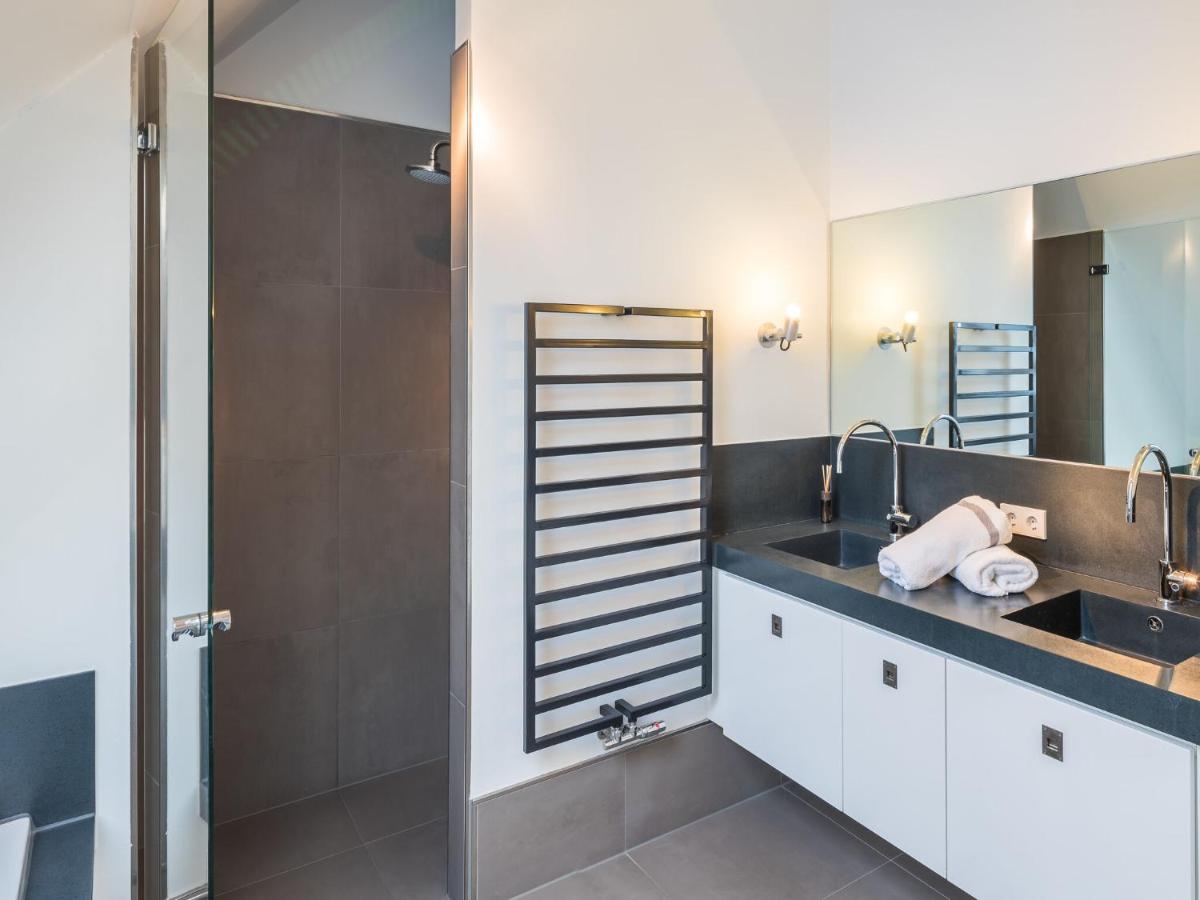 Modern Design Directly At The Water Vakantiehuis *